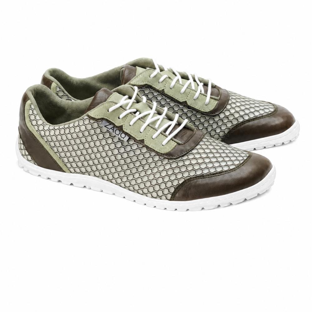 Las zapatillas TOQIO Light Green de ZAQQ presentan un diseño de malla de panal en tonos verdes y marrones, complementado con cordones blancos y una suela de goma marrón, y combinan sin esfuerzo elementos deportivos y elegantes. Su material transpirable garantiza comodidad durante todo el día.