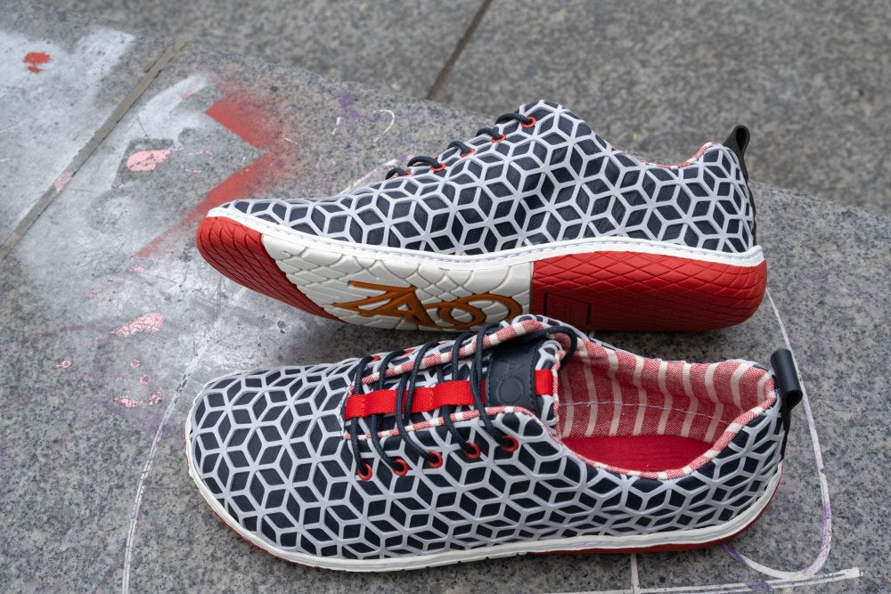 Abeq gris rojo